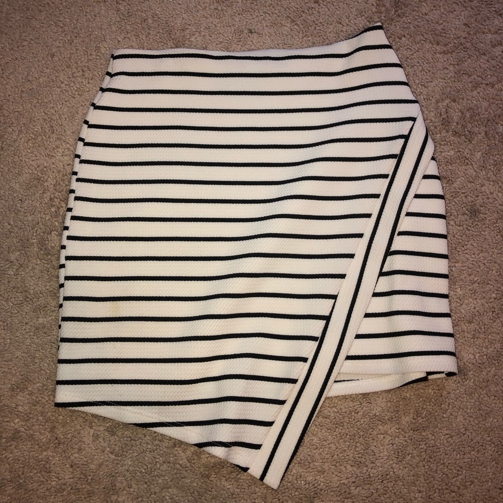 Striped mini skirt